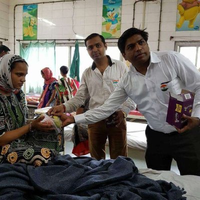 DISTRIBUTE FRUITS IN HOSPITAL (2)